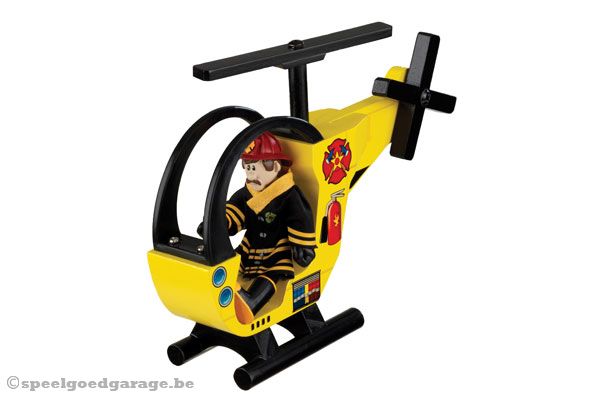 De helikopter vliegt snel naar alle ongelukken.