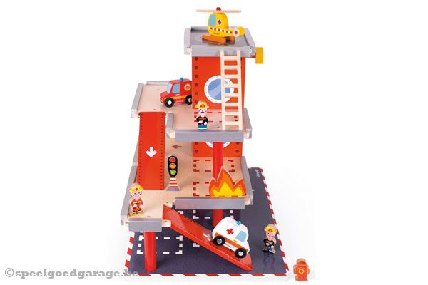 Garage met 3 verdiepingen.