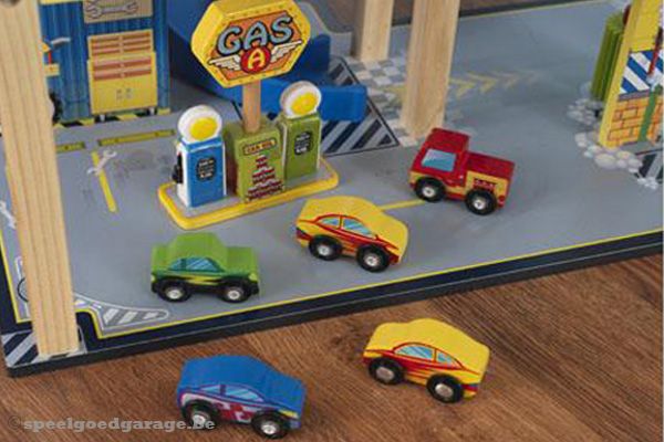 Inclusief vijf auto's.