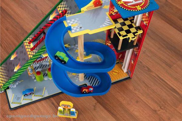 Rij met uw auto's naar boven en beneden.