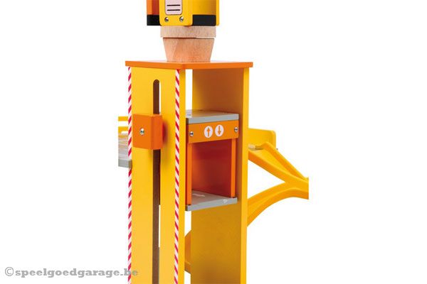 Compleet met echt werkende lift.