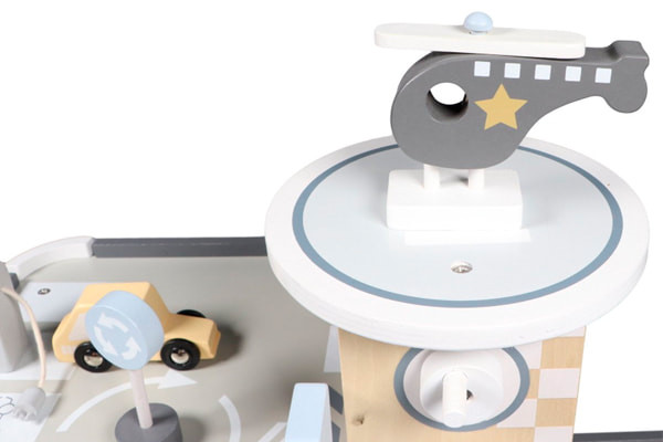 Helikopterplatform met helikopter